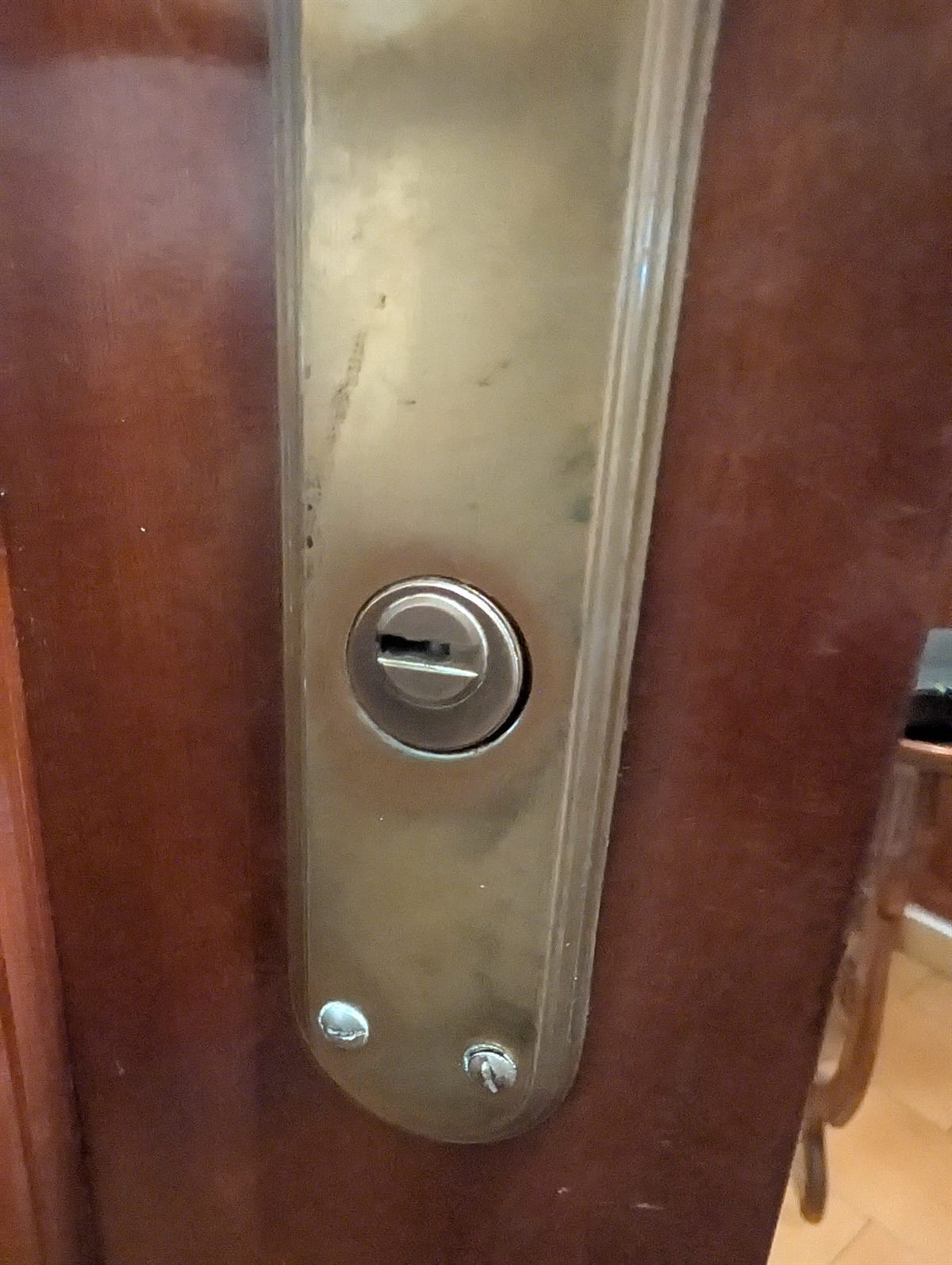 Cerradura en puerta acorazada en Oviedo